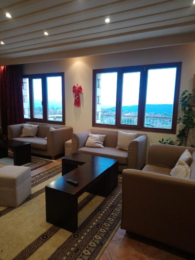 Hotel Pelasgos Karítaina Exteriör bild